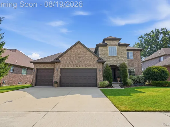 55362 Estates Ln, Macomb, MI 48042