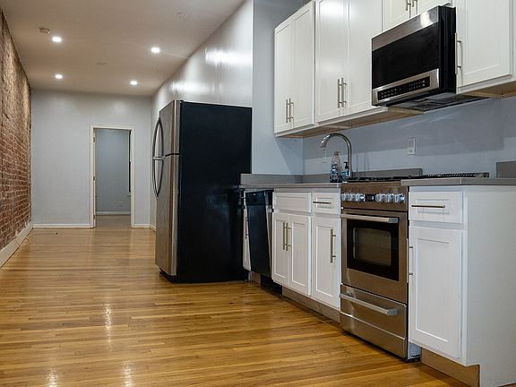 2nd image of 306 Jefferson St APT 3L