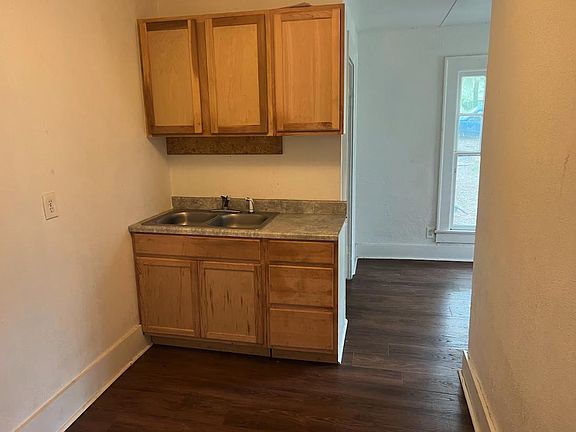 4th image of 3609 3rd Ave #B