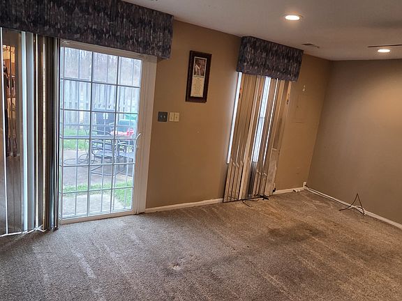 5th image of 2204 Dawn Ln #1