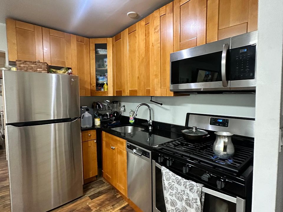 1st image of 111 Bruce Ave APT 6