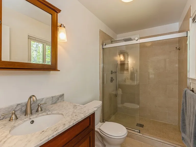 Shorewood Dr — Photo 12