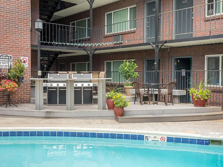 Windsong Apartments — Photo 6