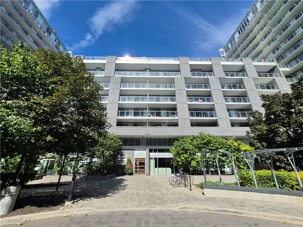 555 Wilson Ave #E409, Toronto, ON M3H 0C5