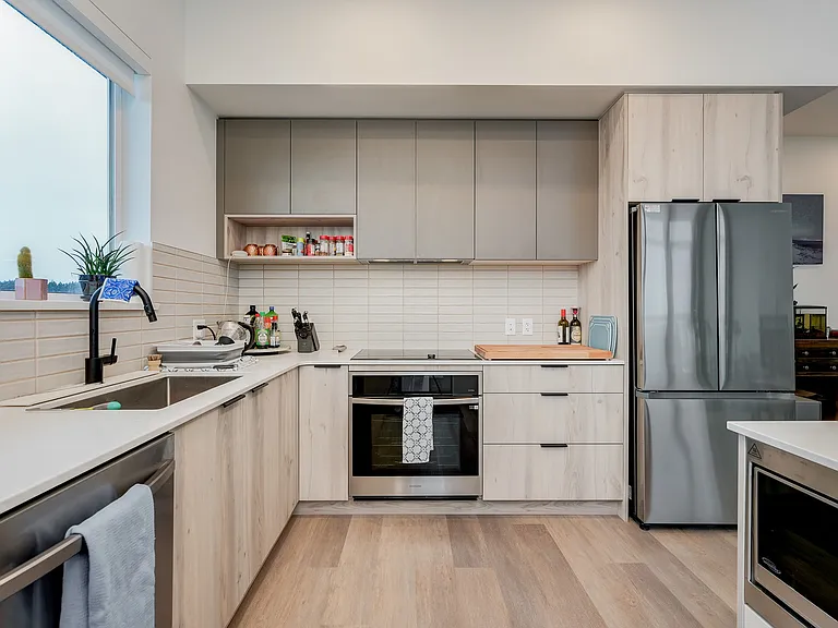 3564B Ryder Hesjedal Way — Photo 8