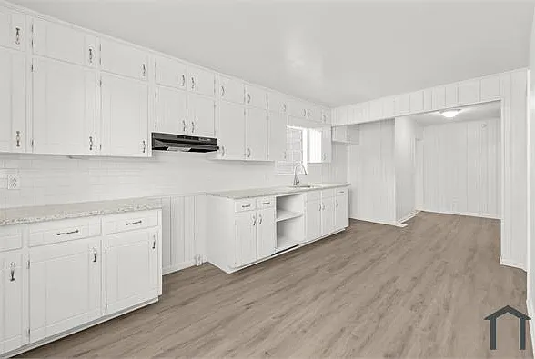 1820 33rd St W — Photo 15