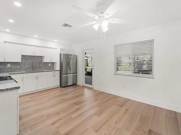 35 NW 49th Ave #REAR — Photo 3