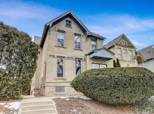 1681 N Cass St APT 4, Milwaukee, WI 53202