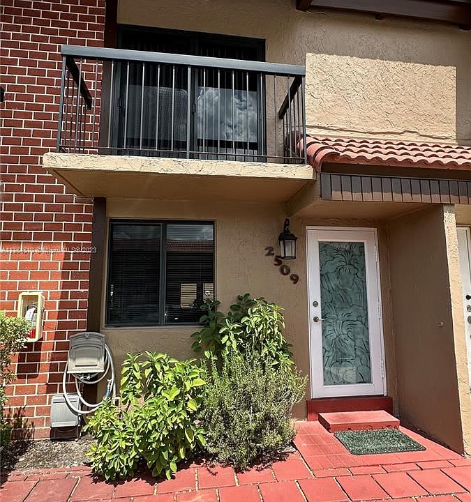 1st image of 1801 SW 107th Ave APT 2509