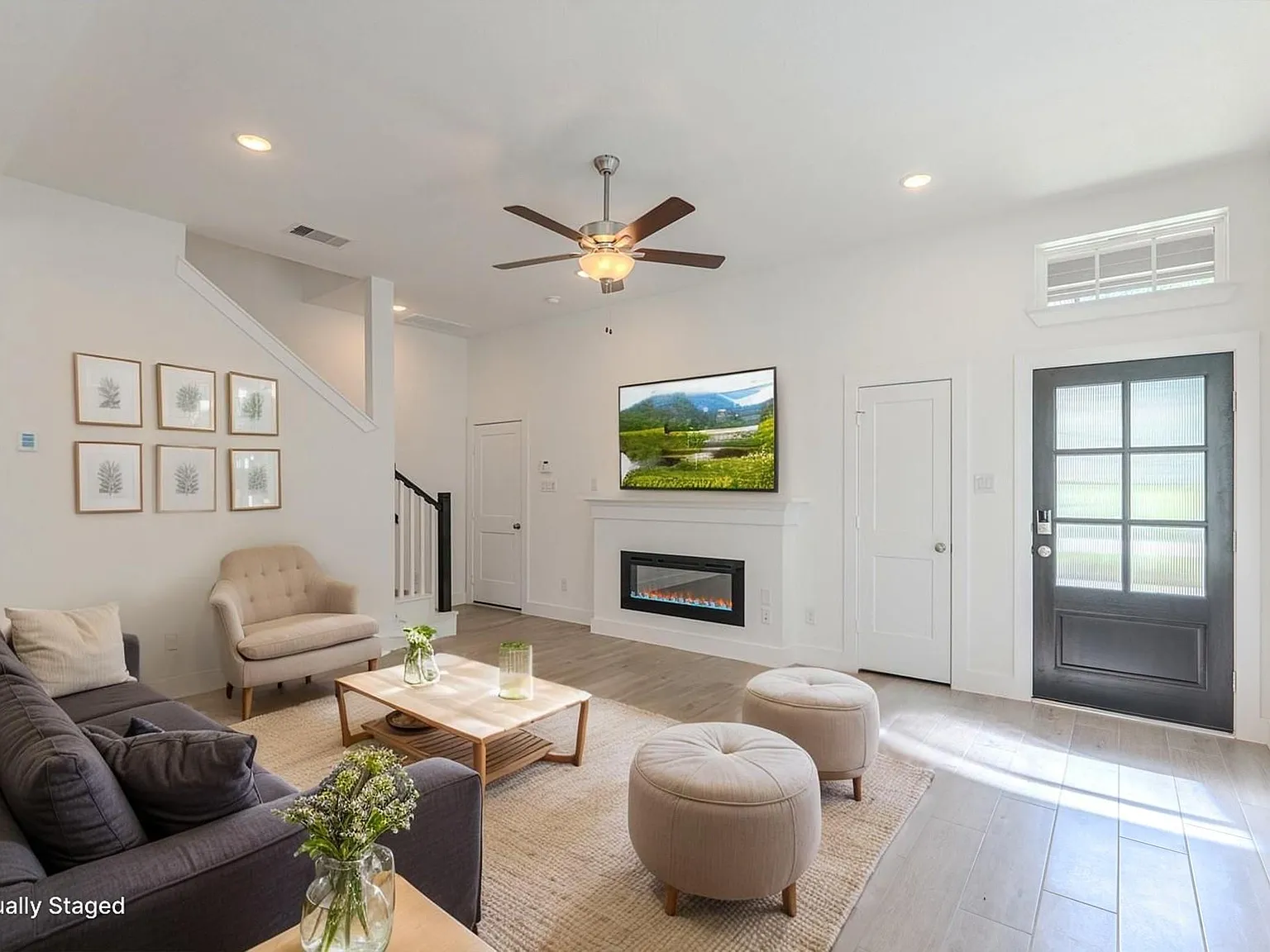 3 bed, 2.5 bath, 1710 sqft, $2,350 — Photo 2