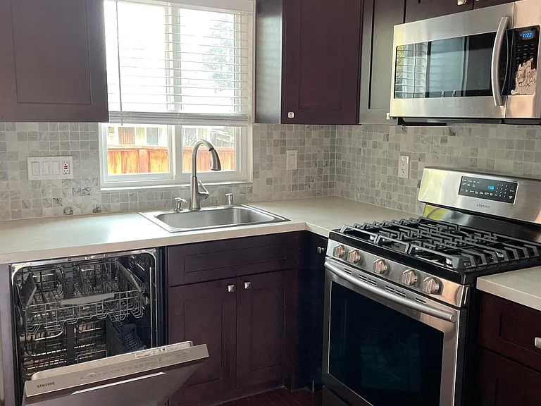 1825 Mento Dr — Photo 11