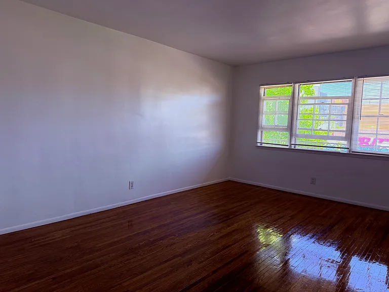 1380 Masselin Ave #6 — Photo 2