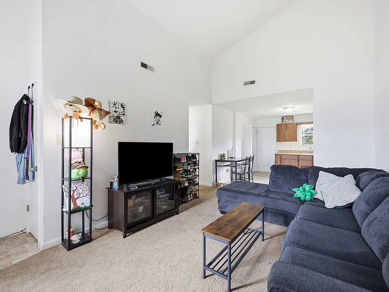 230 Yaupon Dr — Photo 2