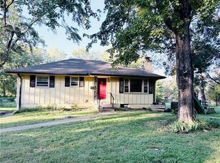 1822 E 133rd St, Grandview, MO 64030