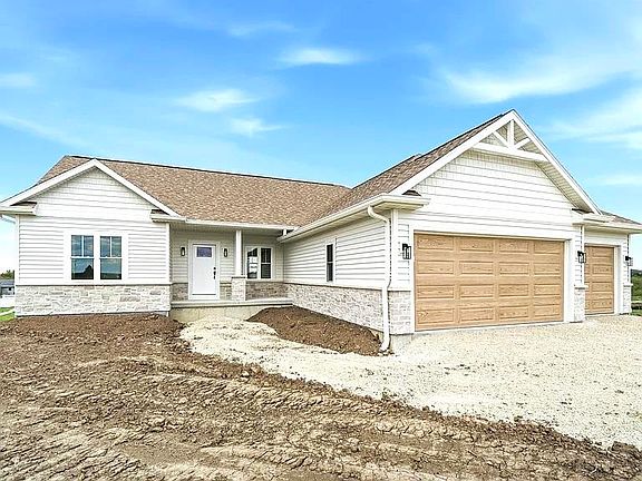 2nd image of 112 Shady Ln
