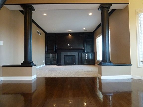 4th image of 2111 Nottingham Dr