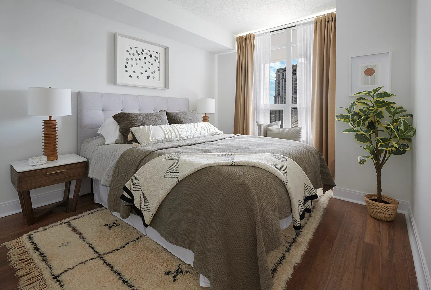2 bed, 888 sqft, $3,285 — Photo 4