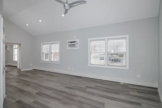 Fairfield Knolls at Lindenhurst — Photo 20