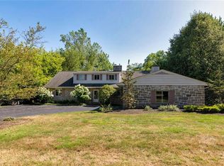 23280 S Woodland Rd, Shaker Hts, OH 44122