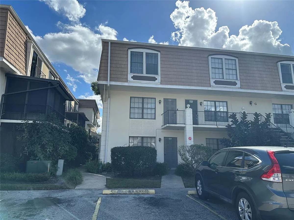 Building Photo - 6060 Village Cir