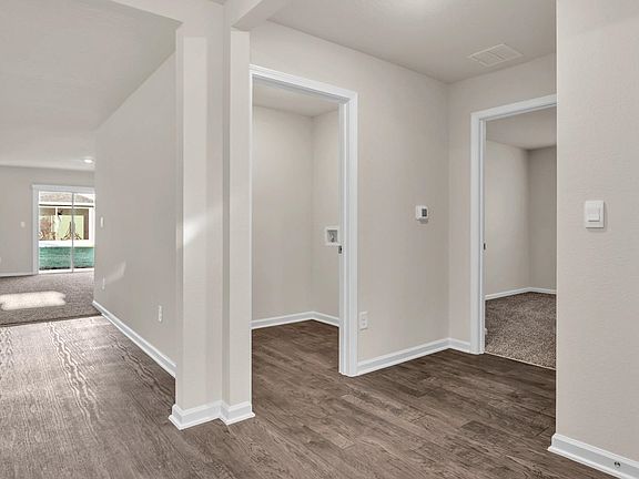 4th image of 41 Ballenger Ln