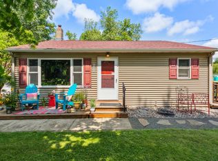 6488 45th St N, Oakdale, MN 55128