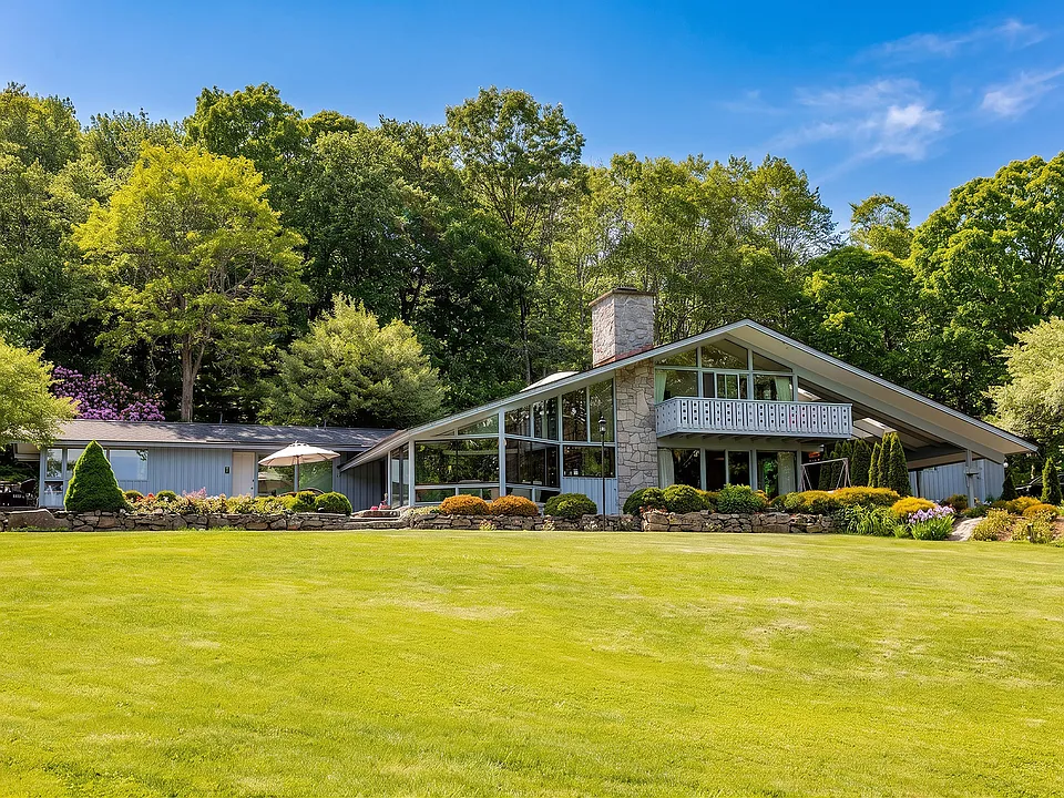 250 Westledge Dr