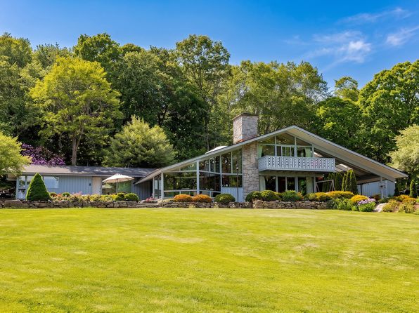 250 Westledge Dr, Torrington, CT