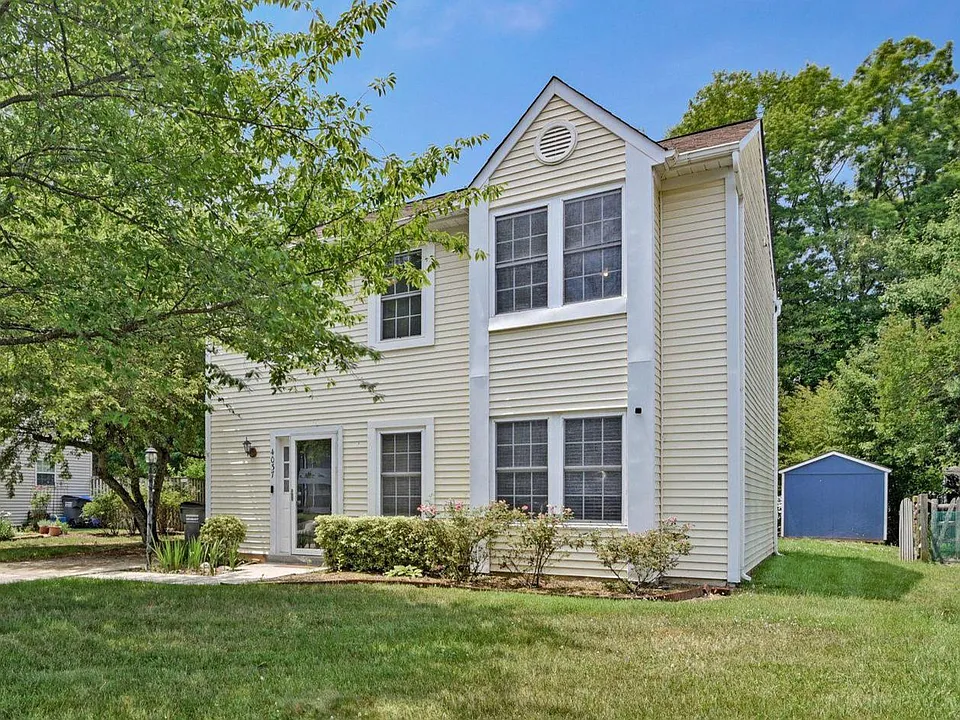 4037 Broadbill Cir