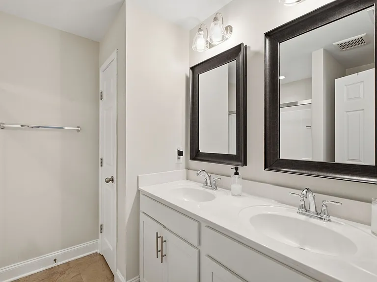 257 Claremont Ct — Photo 28