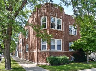 2840 W Grace St APT 2E, Chicago, IL 60618