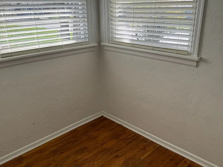 1533 Melrose St — Photo 4
