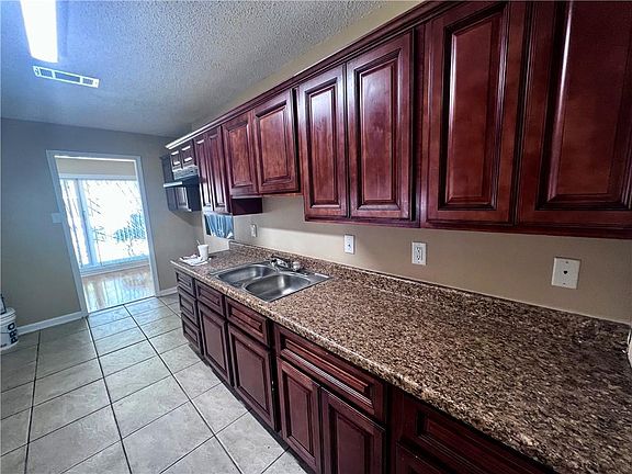 4th image of 4542 Louisa Dr