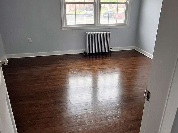 3rd image of 443 Maryland St