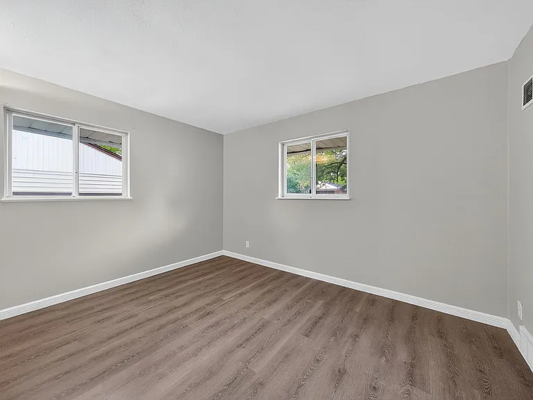 120 McAlpine Dr — Photo 15