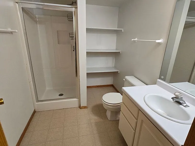 411 S Madison St — Photo 23