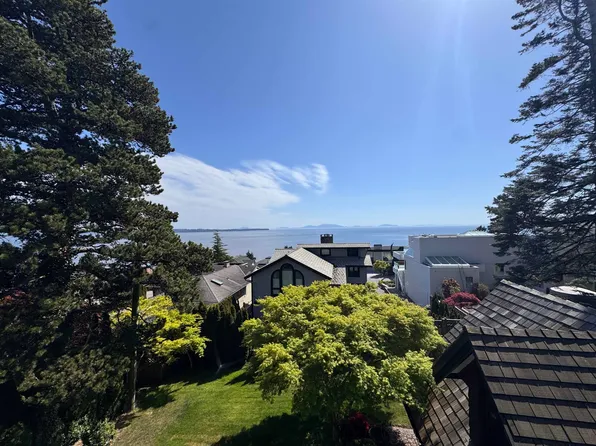 13136 Marine Dr, Surrey, BC V4A 1E7