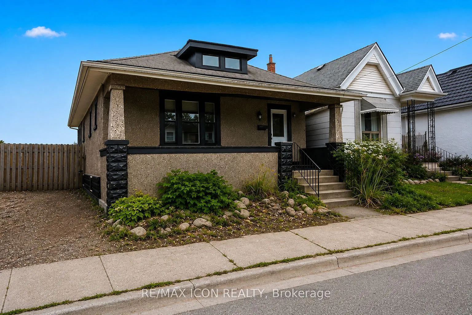 5 bed, $2,450 — Photo 1