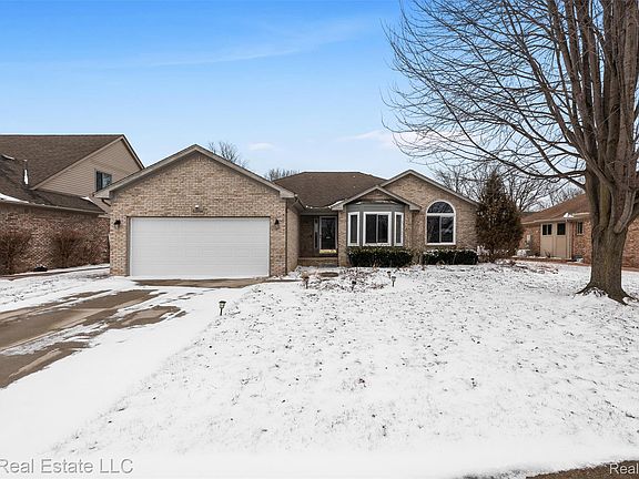 2nd image of 53114 Ridgewood Dr