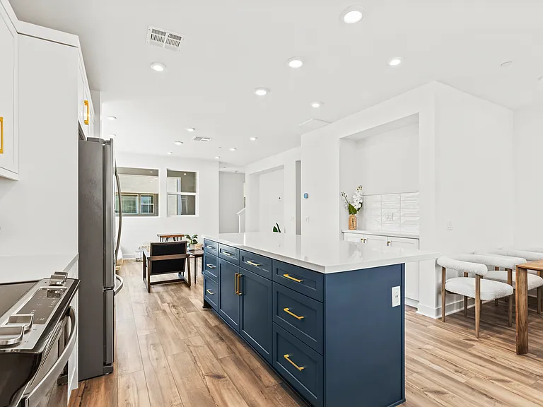 609 S Lyon St — Photo 13