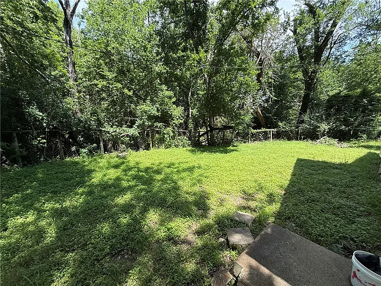 1609 Lemon Tree Ln — Photo 27