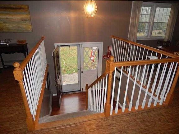 4th image of 26 Kirkbrae Dr