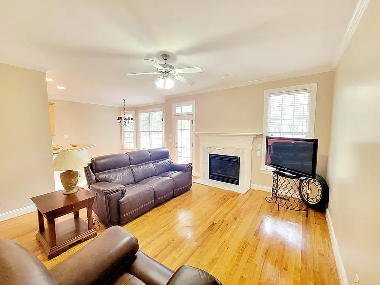1217 Crozier Ct — Photo 16