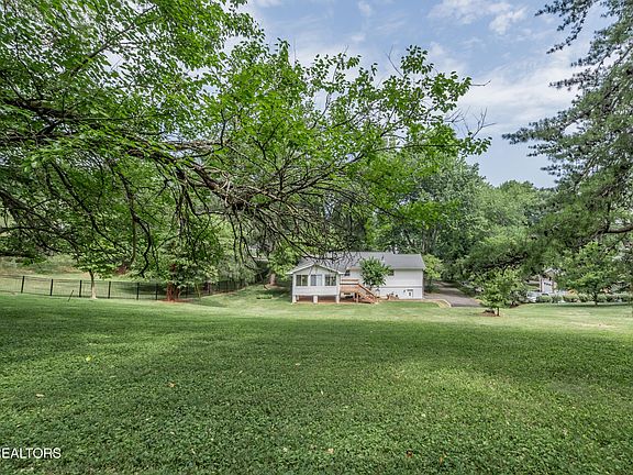 5th image of 6912 Cresthill Dr
