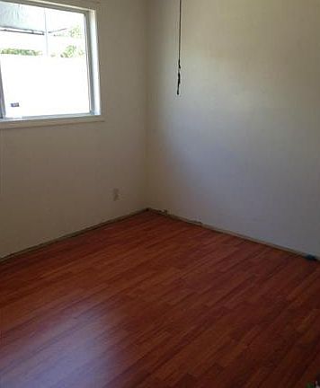 3rd image of 741 Dade Ave