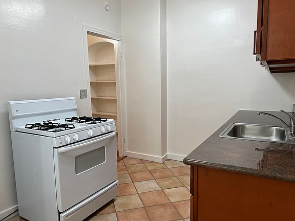 5th image of 439 49th St #10