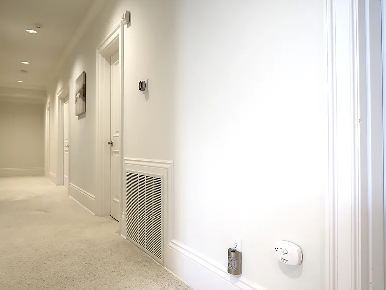 16458 SE 44th Pl — Photo 32