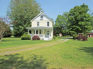 1260 Ocran Rd, White Stone, VA 22578