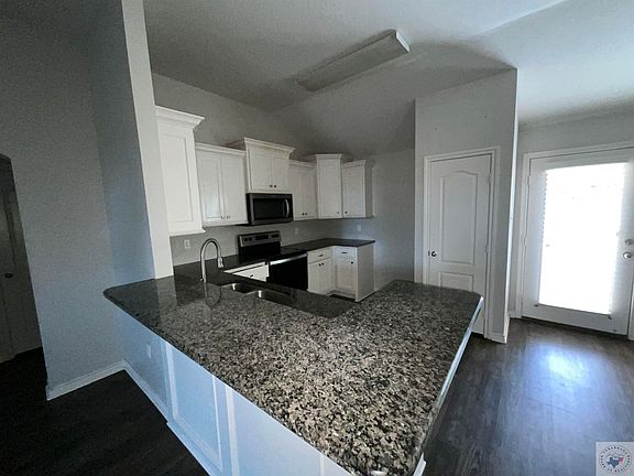 5th image of 105 Dogwood Cir