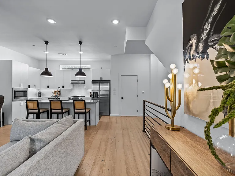 1507 N Garrett Ave #203 — Photo 16